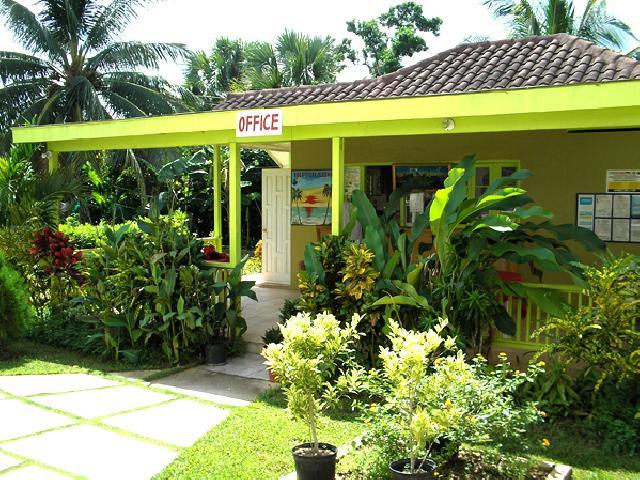 Fun Holiday Beach Resort - Negril Jamaica Fun Holiday Beach Resort - Negril Jamaica